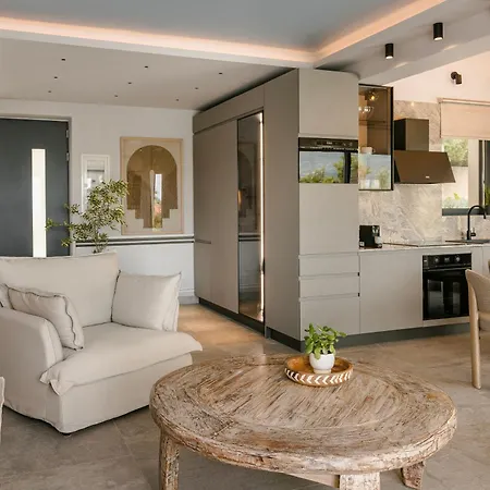 Brand New Luxury - Marie's Happy Place *