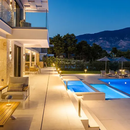 Villa Brand New Luxury - Marie's Happy Place Pesadha