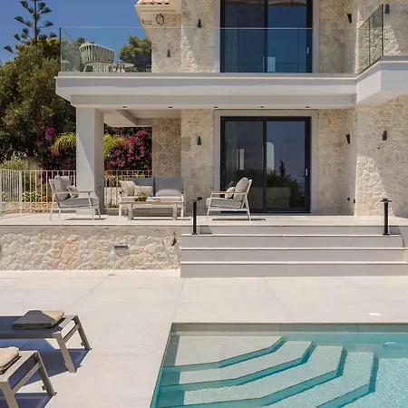 Brand New Luxury - Marie's Happy Place Villa *