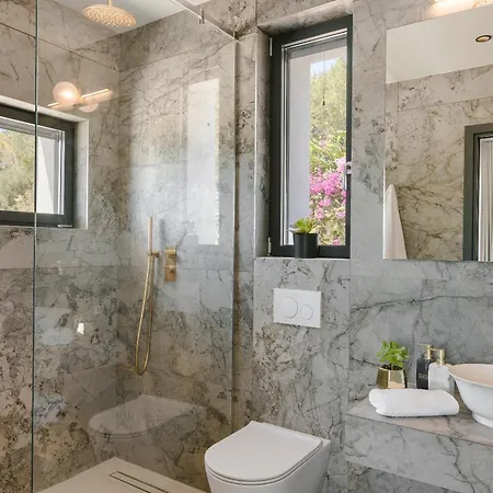 Brand New Luxury - Marie's Happy Place Villa *