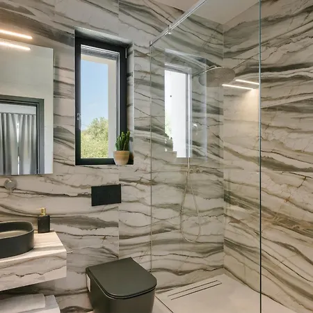 Villa Brand New Luxury - Marie's Happy Place