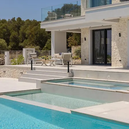 Brand New Luxury - Marie's Happy Place *