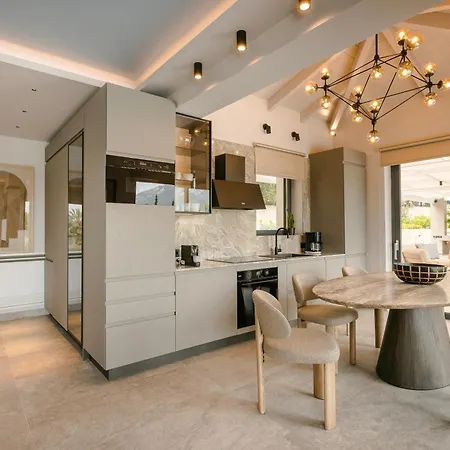 Brand New Luxury - Marie's Happy Place *