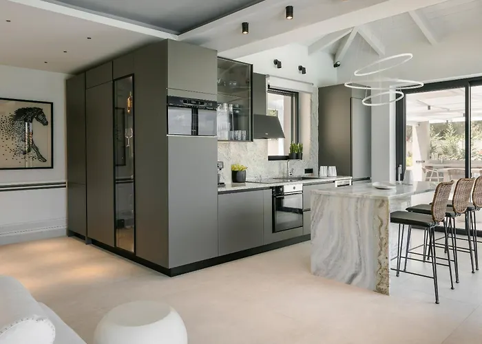Brand New Luxury - Marie's Happy Place Villa