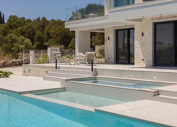 Brand New Luxury - Marie's Happy Place *