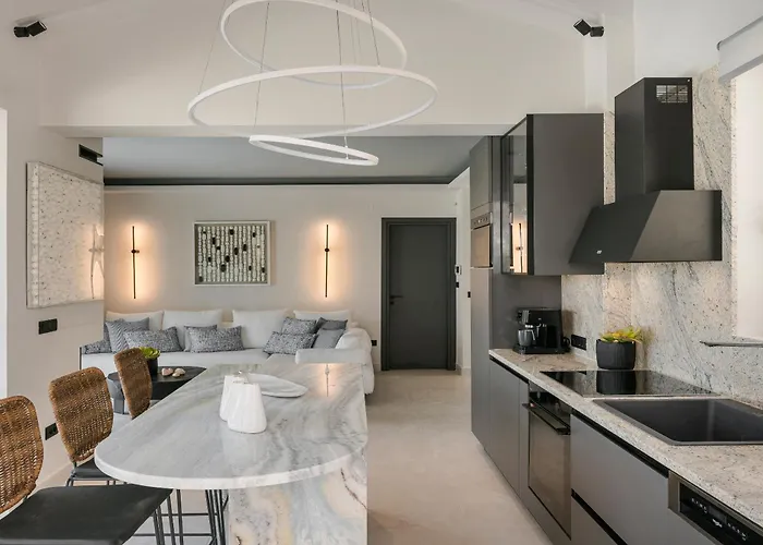 Brand New Luxury - Marie's Happy Place Villa *