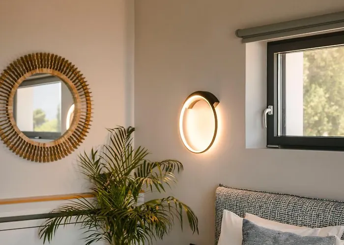 Brand New Luxury - Marie's Happy Place Pesádha