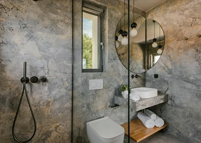 Brand New Luxury - Marie's Happy Place Villa *